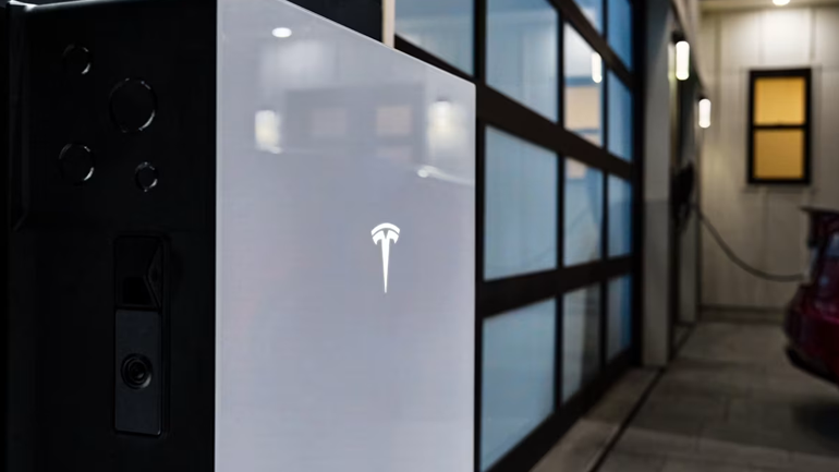 TESLA Powerwall 3 instalación en interior